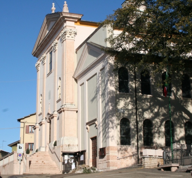 Cerro Veronese - La chiesa Parrocchiale - Cerro Veronese - The Parish Church